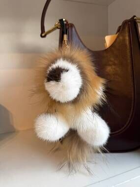 NEW LINDA RICHARDS women's the lion bag charm in camel